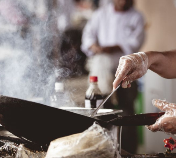02 Vagas - Auxiliar de Cozinha - Salário de até R$ 2.480,00 - Jardim Botânico/RJ